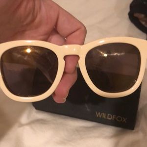 Wild fox classic fox sunnies in perfect shape